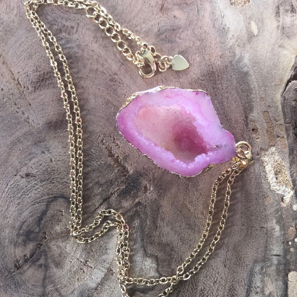 Jewelry - New pink druzy pendant with gold accents